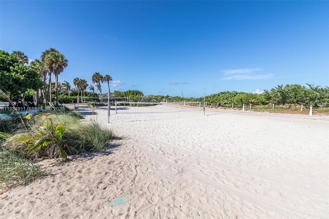 Building Photo - 8430 Harding Ave