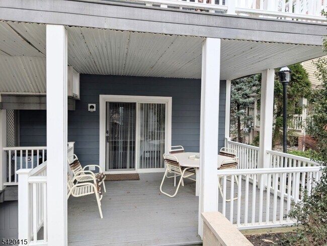 Building Photo - 36 Phoenix Ave