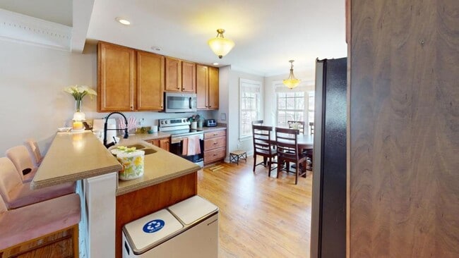 Building Photo - 9316 Shingle Oak Dr