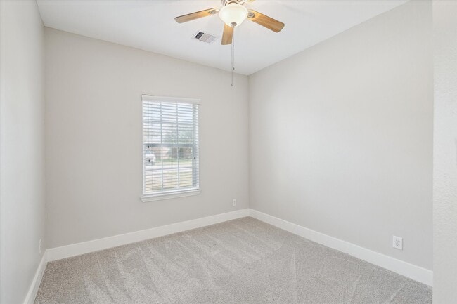 Building Photo - 24527 Sandusky Dr