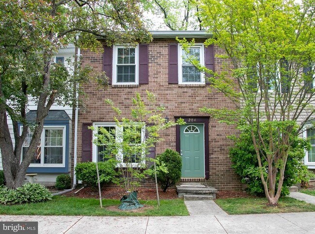 Building Photo - 204 Michele Cir