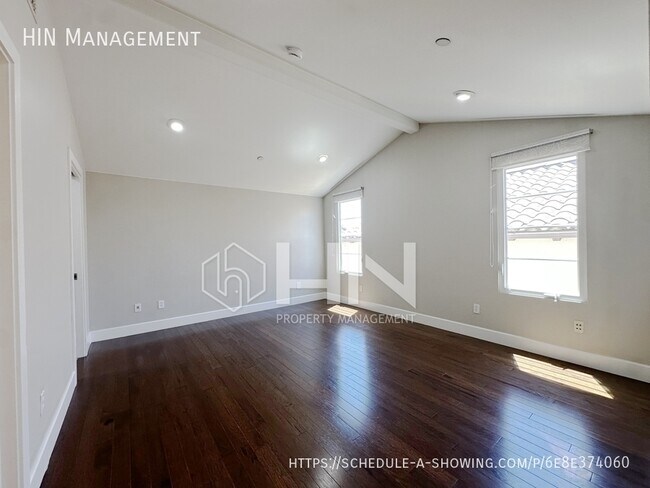 Building Photo - 488 Trident Maple Terrace