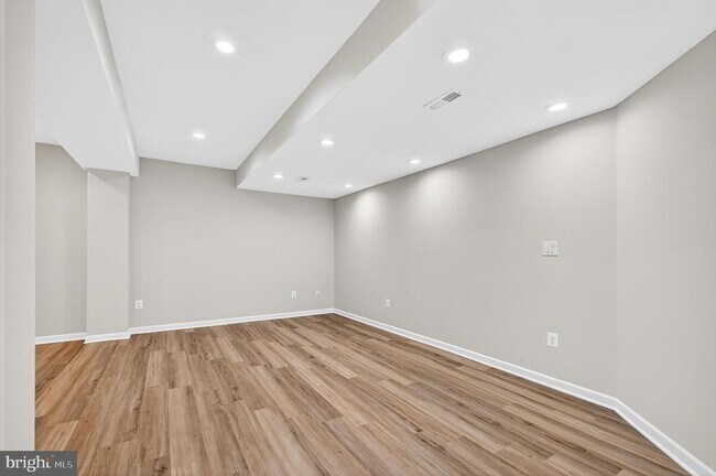 Building Photo - 42071 Pepperbush Pl