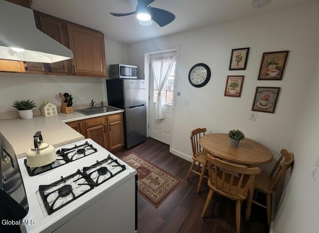 Building Photo - 8 Harrison Ave