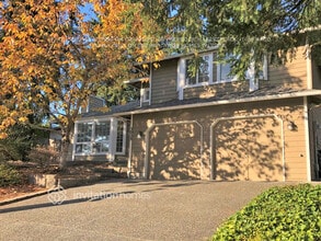 Building Photo - 3029 Silver Crest Dr