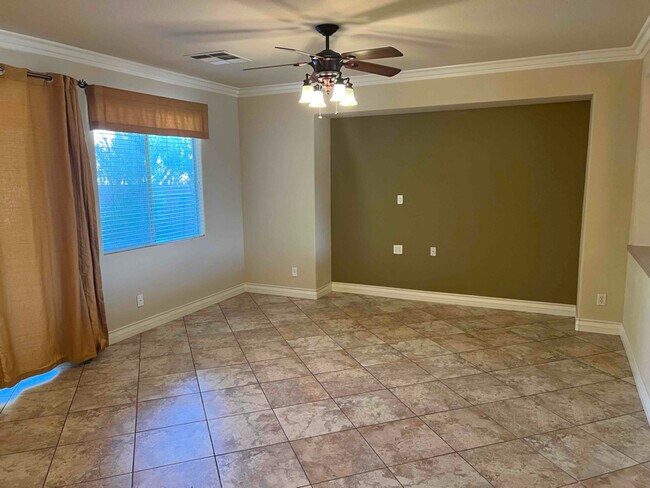 Building Photo - 205 Valare St