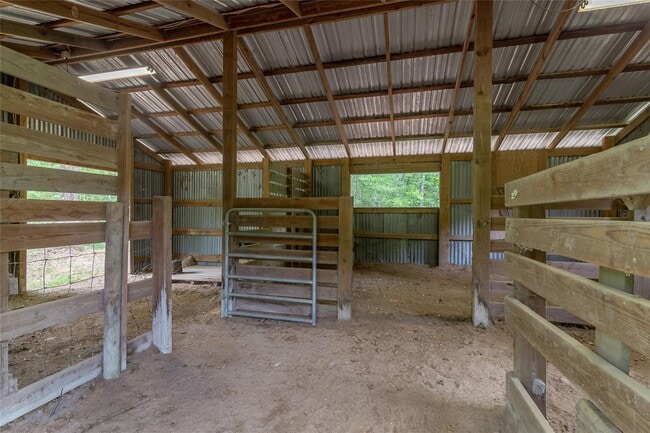Building Photo - 14701 Cedar Ln Loop