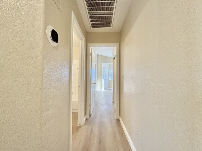 Building Photo - 1009 Torington Dr