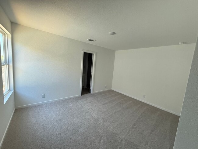 Building Photo - Tres Laurels-Wellton