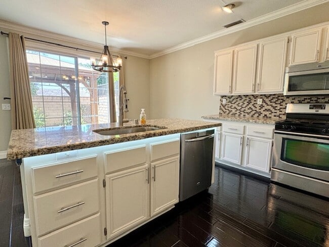 Building Photo - Remodeled 3 bedroom in Simi Valley
