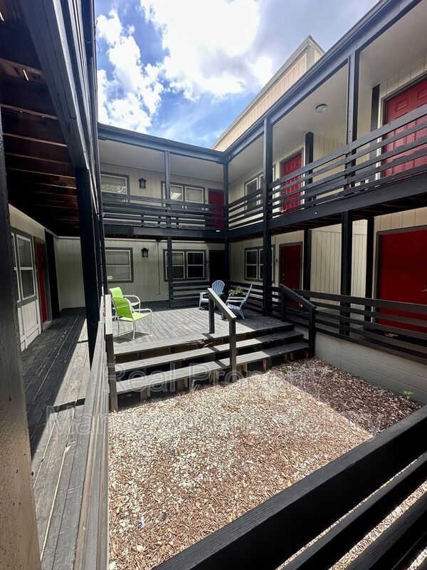 Building Photo - 1171 16th Ave S