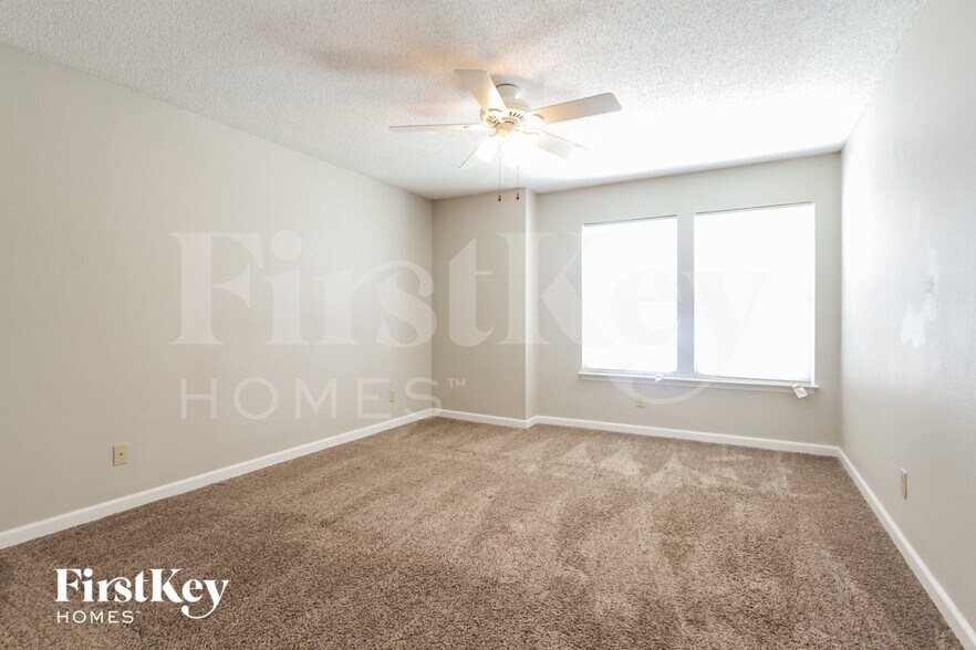Building Photo - 2733 Redland Ln