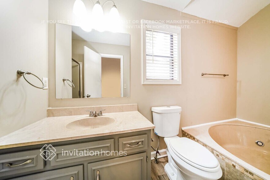 Building Photo - 6572 Oakwood Dr
