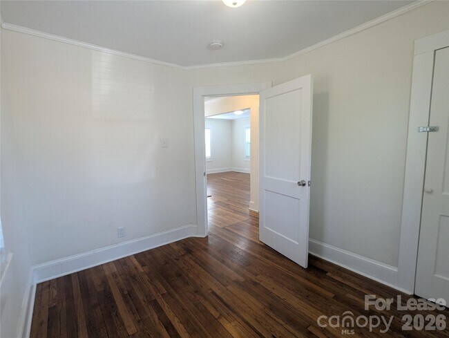 Building Photo - 215 Eastside Dr