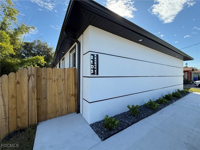 Building Photo - 2103 French St