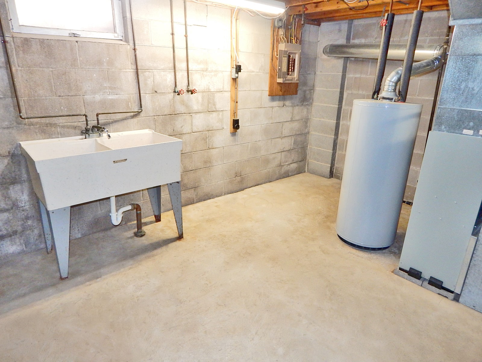 Laundry Area - 95 Pine St