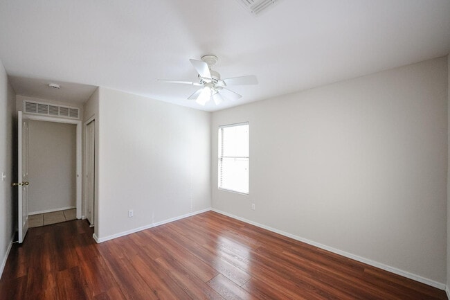 Building Photo - 16034 W Winchcomb Dr