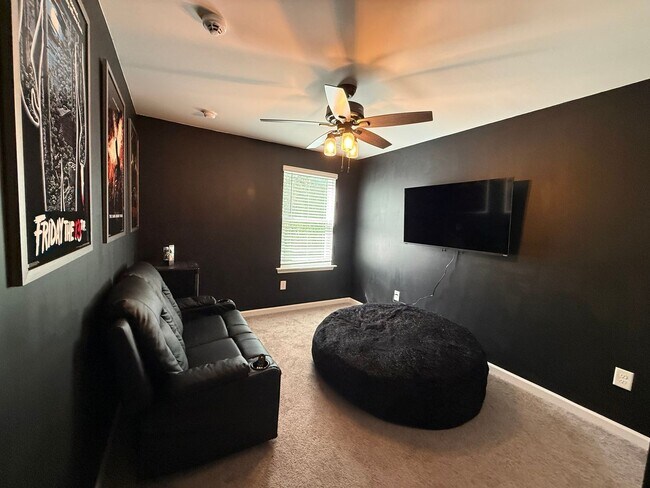 Building Photo - Fully Furnished - Move in Ready - Less than 12 month lease in SNEADS FERRY
