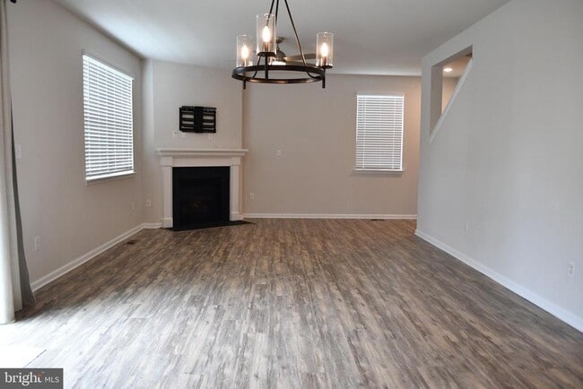 Building Photo - 109 N Marshview Terrace