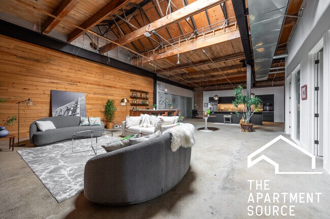 Building Photo - 3134 W Carroll Ave