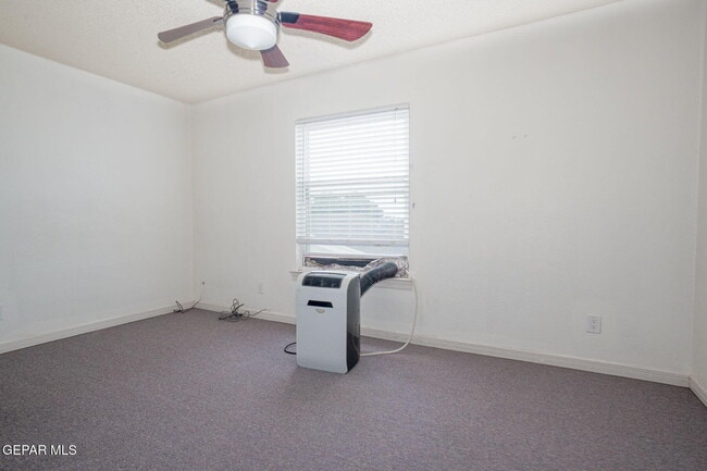 Building Photo - 3425 Hickman St