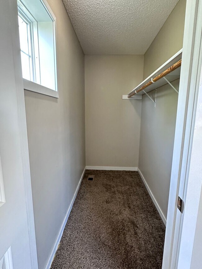 Building Photo - Champlin Corner Unit Town Home, 2 Car Garage, Dishwasher, Washer/Dryer, Balcony