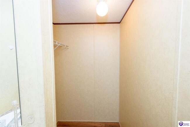 Building Photo - 65 Thurman St