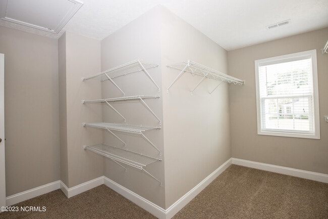 Building Photo - 111 Lightwater Dr