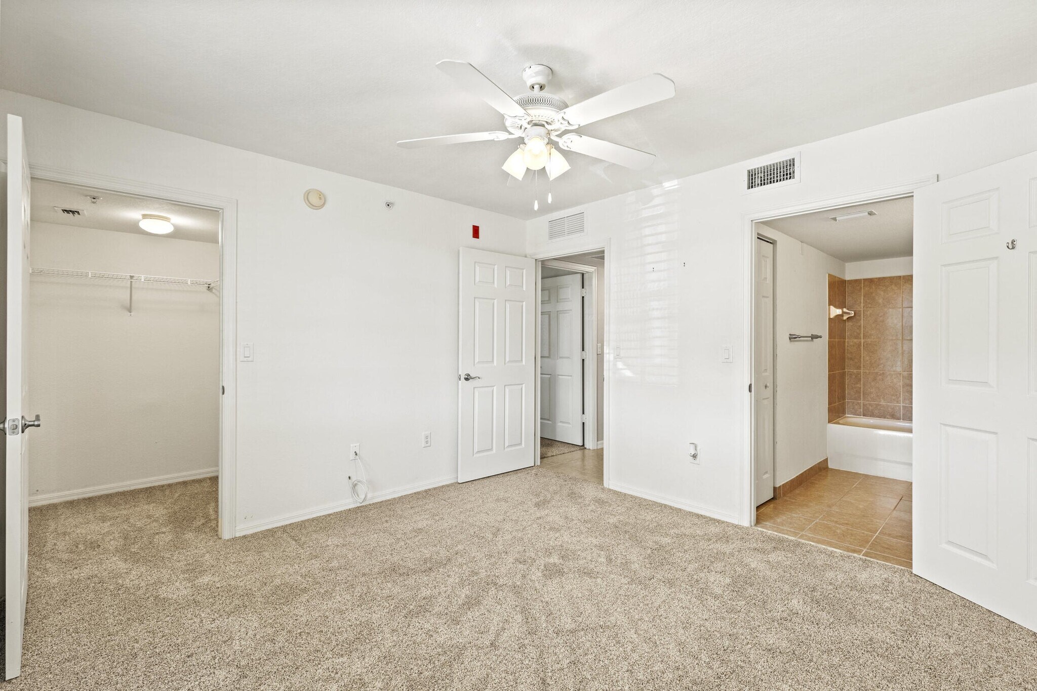 Building Photo - 6752 Heritage Grande