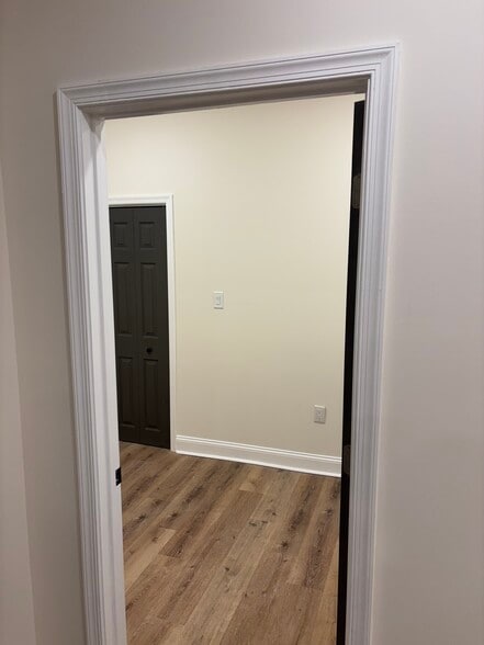 Building Photo - 137 W Washington Ln