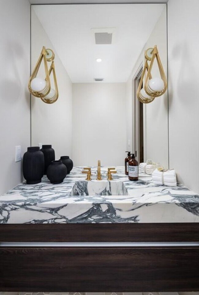 Building Photo - STUNNING REMODELED 4-BEDROOM, 3.5-BATH FUR...