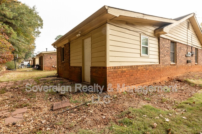 Building Photo - 355 Haymarket Ln