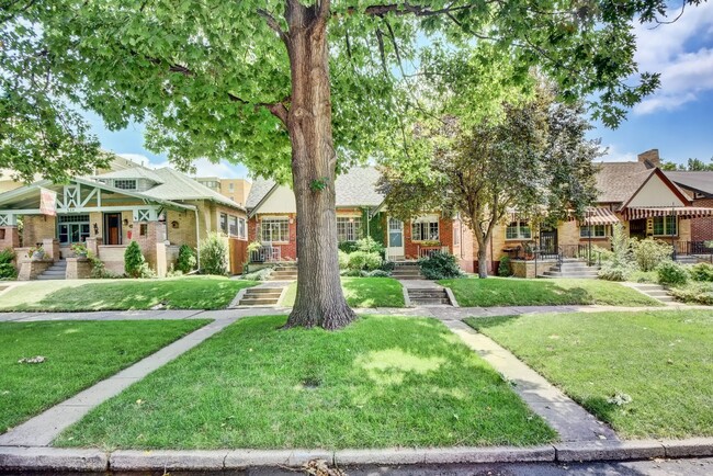Building Photo - Gorgeous duplex near Cherry Creek!