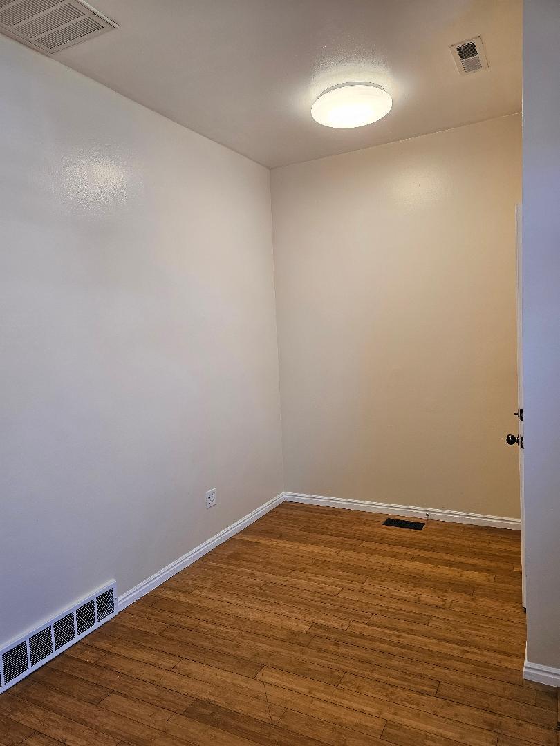 Building Photo - 868 S 400 E