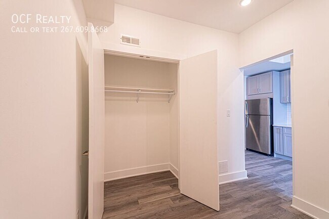 Building Photo - 1245 Ridge Ave