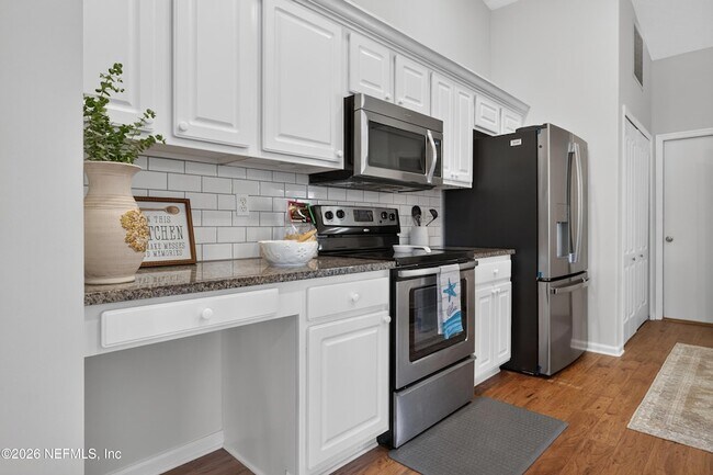 Building Photo - 12838 Chets Creek Dr N
