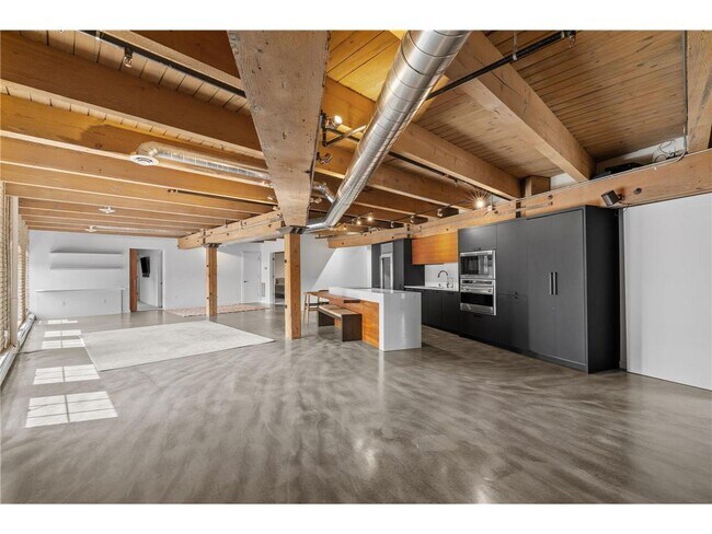 Building Photo - 404 N Washington Ave