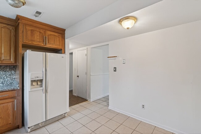 Building Photo - 195 Bentley Dr