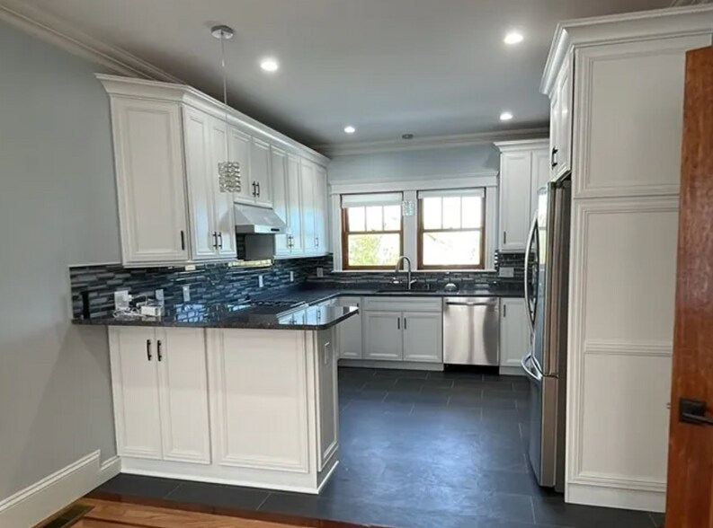 Building Photo - 46 Gerrish St