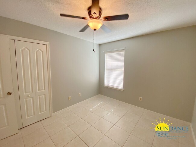 Building Photo - Charming 3-Bedroom Home in Shalimar – Conv...