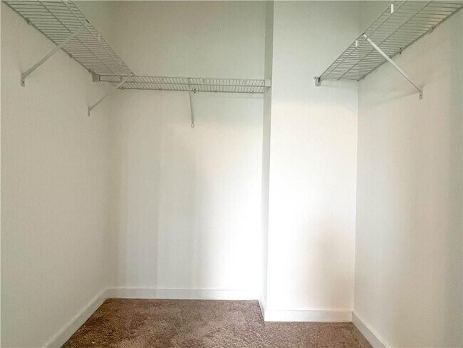 Building Photo - 525 Parkway Dr