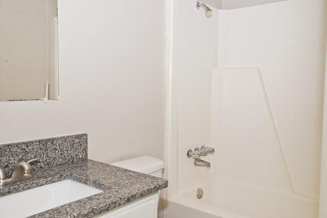 Building Photo - 3208 SE 56th St