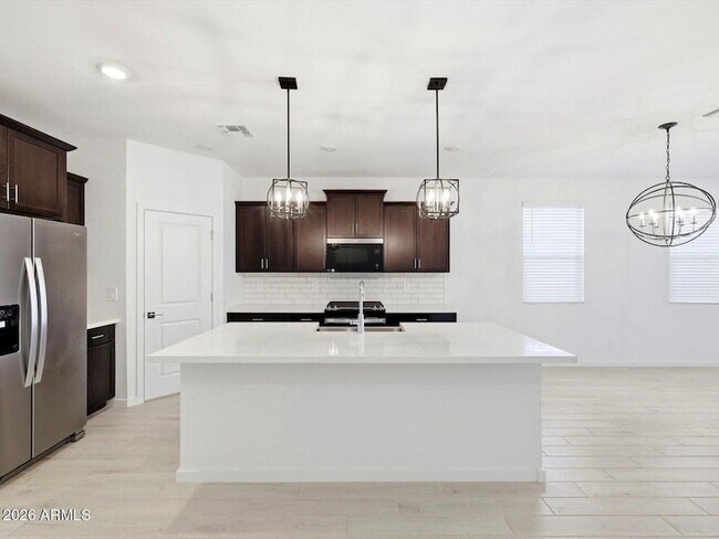 Building Photo - 15875 W Cottontail Ln