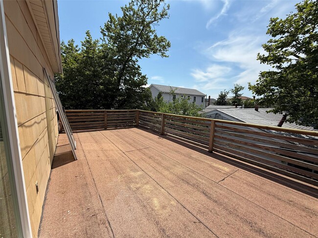 Building Photo - 200 Nassau Ln