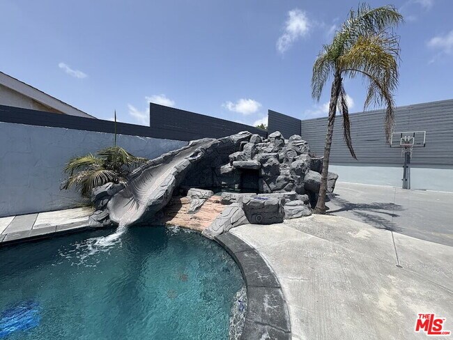 Building Photo - 4272 Don Jose Dr
