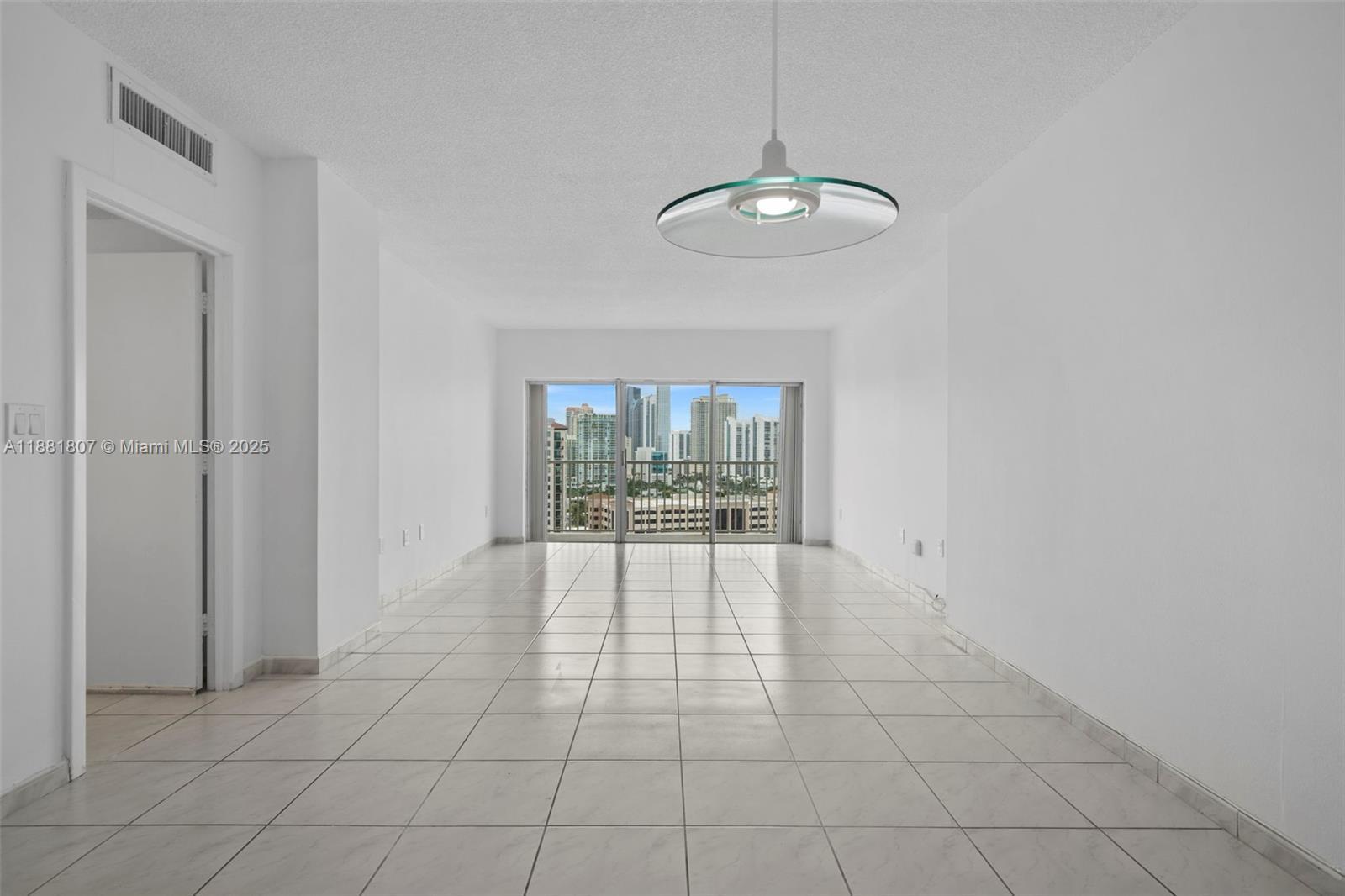 Building Photo - 300 Bayview Dr