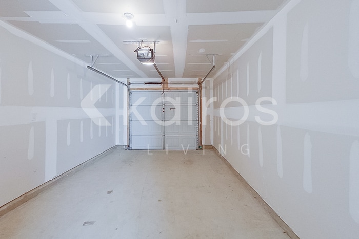 Building Photo - 3908 Miller Dr