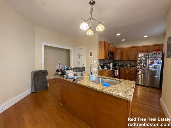 Building Photo - 184 St Paul St