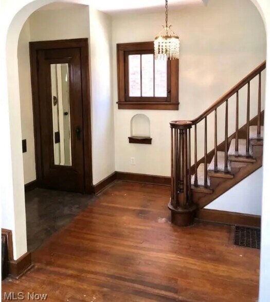 Building Photo - 280 Upland Ave