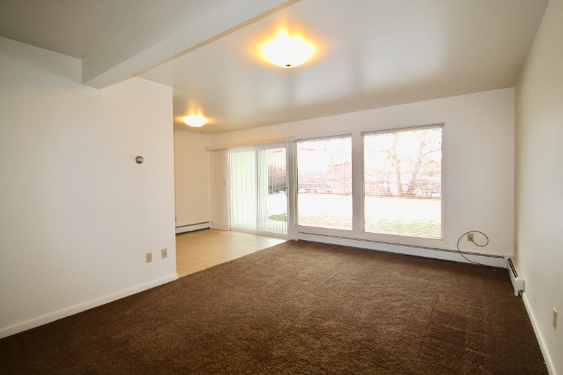 Building Photo - 705 S 16th Ave